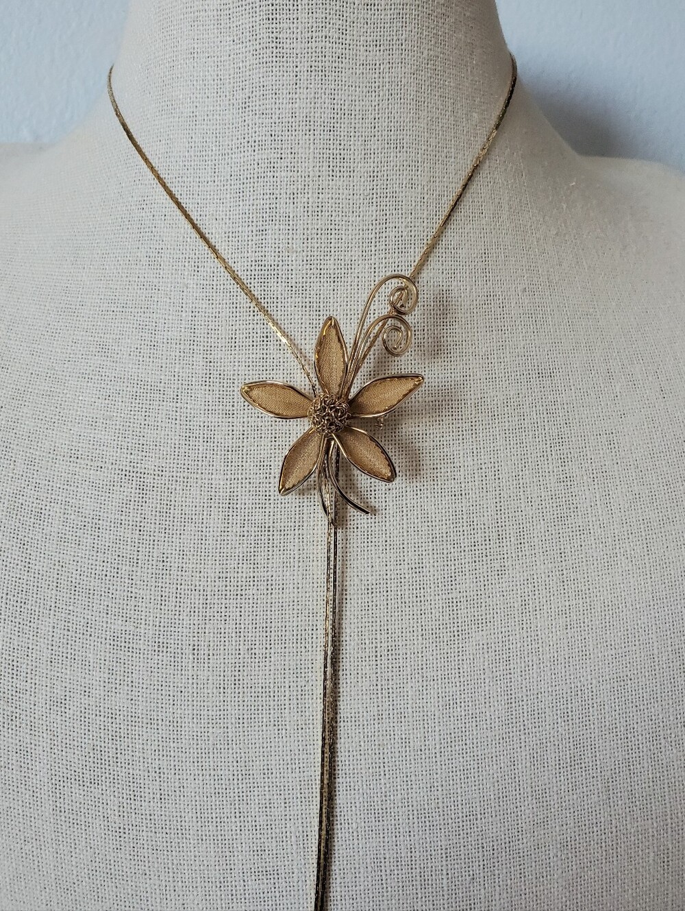 Vintage Gold Tone Mesh Flower Lariat Convertible Necklace/Brooch